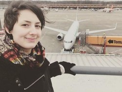 Bikin Heboh, Wanita Ini Ngaku 5 Tahun Pacaran dengan Pesawat