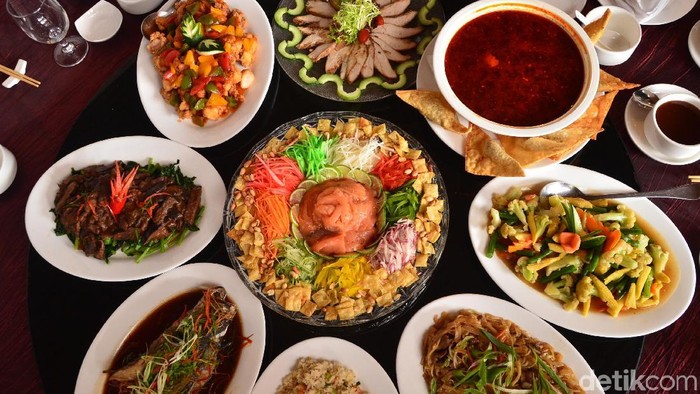 Makanan imlek banyak yang enak-enak, hati-hati kolesterol nanjak. (Foto: Satria Nandha) Makanan imlek banyak yang enak-enak, hati-hati kolesterol nanjak. (Foto: Satria Nandha)