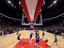 Comeback, LeBron Pimpin Lakers Kalahkan Clippers Lewat OT