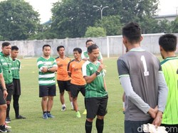 Ruben Sanadi Terancam Absen Saat Persebaya Vs Madura United