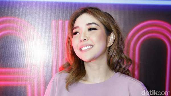 Lewat Film, Gisel Siap Manunggal dengan Gading Marten Lewat Film, Gisel Siap Bersatu dengan Gading Marten