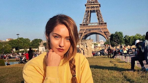 Foto: Gaya Traveling Si Cantik Joann, Sepupunya Gigi Hadid