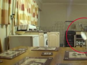 Hantu Gentayangan di Dapur hingga Racikan Bakso Pedas Bikin Ngiler