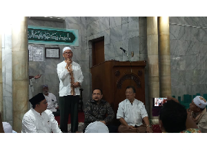 Beri Sambutan di Masjid, Buni Yani Menangis