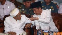 Jokowi Bertemu Mbah Moen di Rembang