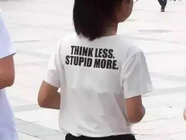 Foto: Baju Orang-orang Bertulisan Kocak Ini Bikin Kamu Auto Ngakak