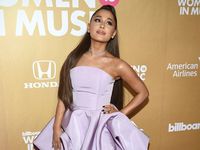 Fans Ariana Grande Ramai Bicarakan Tato Jepang 'BBQ Grill'