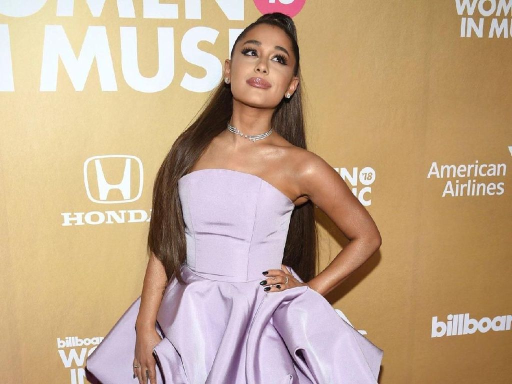 Ariana Grande dan Selena Gomez Tiba-tiba Kehilangan Jutaan Follower IG Ariana Grande dan Selena Gomez Tiba-tiba Kehilangan Jutaan Follower IG