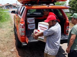 Pertamina Salurkan Bantuan Ke Korban Banjir Kudus dan Pekalongan