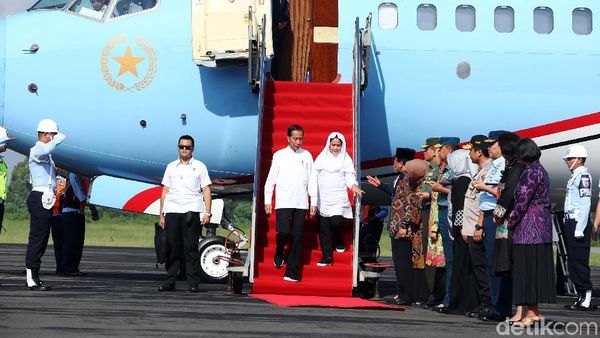Momen Jokowi Tiba di Magetan Bersama Iriana