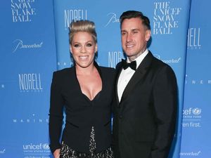 Pink dan Carey Hart Hampir Cerai Jelang Perayaan 18 Tahun Pernikahan Pink dan Carey Hart Hampir Cerai Jelang Perayaan 18 Tahun Pernikahan