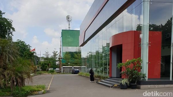 Suasana Diler KIA di Sunter Jakarta yang Digosipkan Tutup