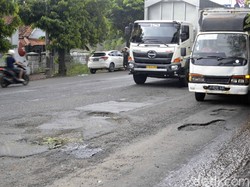 Pasca Diterjang Banjir, Jalan Pantura Pekalongan-Batang Rusak