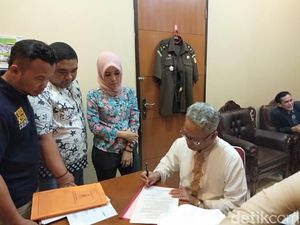 Jaksa Pastikan Buni Yani Sehat Saat Dieksekusi ke Gunung Sindur Jaksa Pastikan Buni Yani Sehat Saat Dieksekusi ke Gunung Sindur