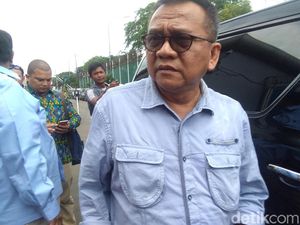 M Taufik soal Amplop Putih di OTT Pria di Depan Poskonya: Itu buat Saksi M Taufik soal Amplop Putih di OTT Pria di Depan Poskonya: Itu buat Saksi