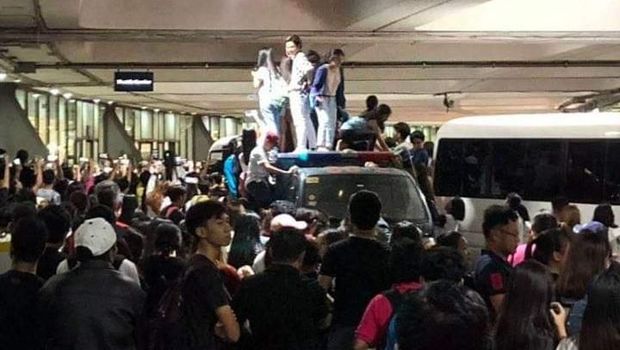 Kericuhan kedatangan BLACKPINK di Filipina