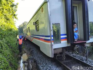 Kereta Malabar Anjlok di Ciamis