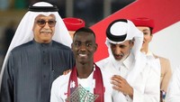 Almoez Ali dinobatkan sebagai top skorer Piala Asia 2019 dengan sembilan gol sekaligus  memecahkan rekor gol pemain di satu turnamen milik Ali Daei dengan delapan gol. (REUTERS/Suhaib Salem)