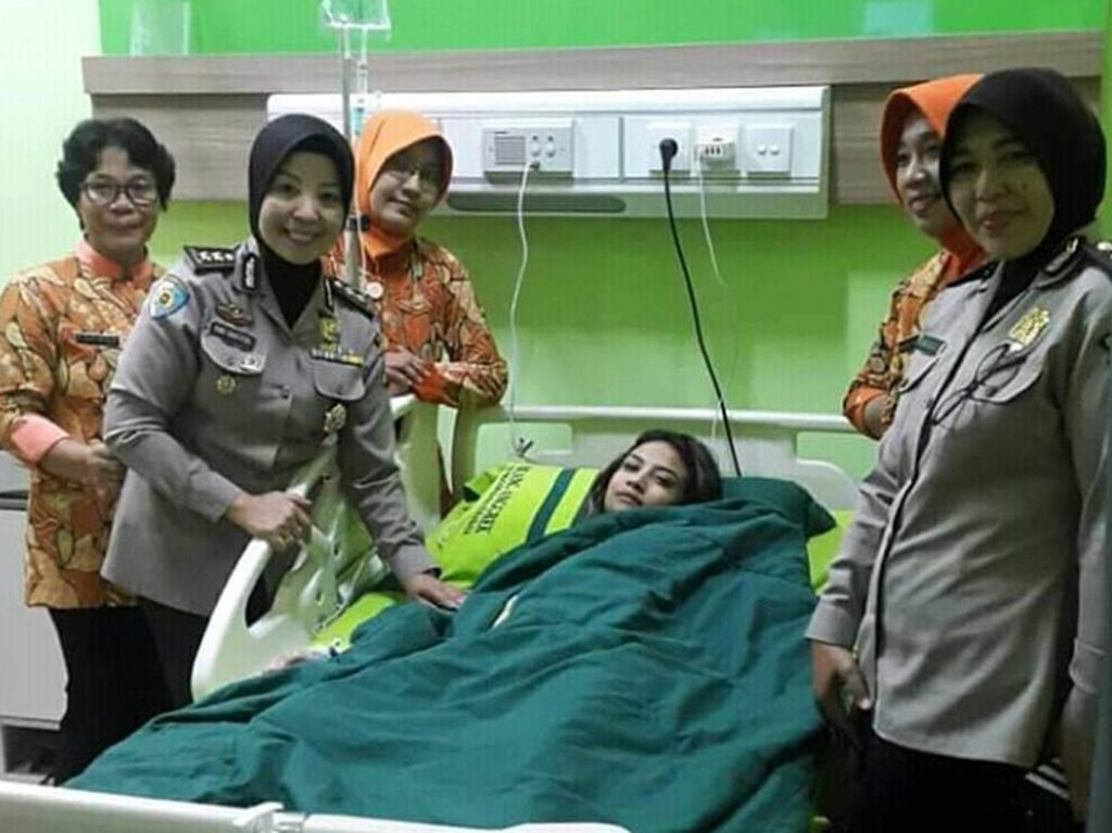 5 Hari Dirawat di RS, Vanessa Angel Nggak Cuma Sakit 5 Hari Dirawat di RS, Vanessa Angel Nggak Cuma Sakit