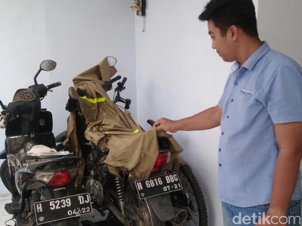 Polda Jateng Ungkap Dugaan Motif di Balik Teror Pembakaran Mobil Polda Jateng Ungkap Dugaan Motif di Balik Teror Pembakaran Mobil