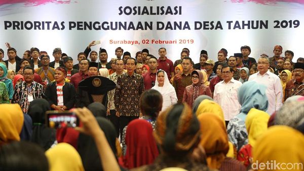Keliling Surabaya, Jokowi Hadiri Sosialisasi Dana Desa