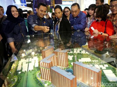 Gaya Rini Keliling Pameran Perumahan di JCC