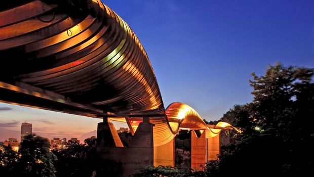 Pesona Jembatan di Dunia Kala Malam Tiba