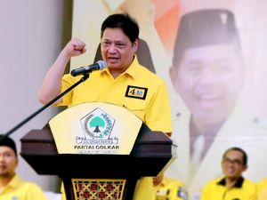 Golkar Kantongi Identitas Pengibar Bendera Partai di Kampanye Prabowo Golkar Kantongi Identitas Pengibar Bendera Partai di Kampanye Prabowo