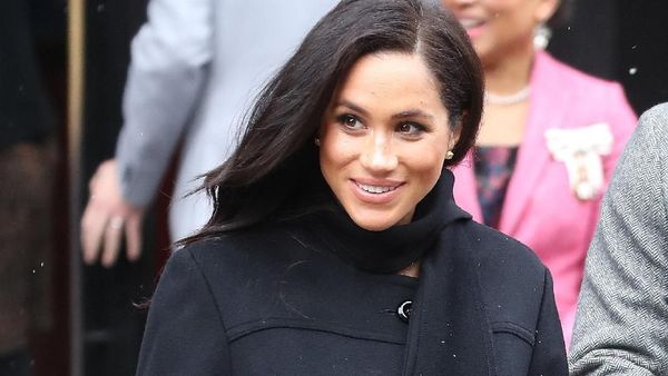 Foto: Gaya Rp 50 Juta Meghan Markle saat Eksis Diguyur Hujan Salju
