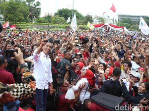 Guyonan Jokowi soal Jan Ethes Grutal-Gratul Dipanggil Bawaslu Guyonan Jokowi soal Jan Ethes Grutal-Gratul Dipanggil Bawaslu