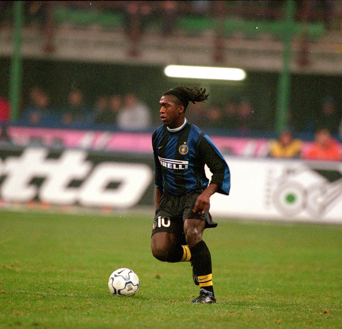 Seedorf 3 Dec 2000: Clarence Seedorf of Inter Milan in action during the Italian Serie A match against Juventus played at the San Siro, in Milan, Italy. The match ended in a 2-2 draw. \ Mandatory Credit: Claudio Villa /Allsport