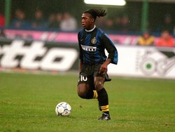 Clarence Seedorf. Main dalam 93 pertandingan bagi Inter Milan dan 432 laga bersama AC Milan. Foto: Getty Images