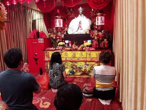 Kemeriahan Perayaan Imlek di Vihara Dharma Bhakti