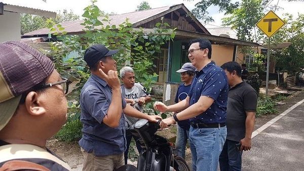 Momen Ahok Melepas Rindu di Kampung Halaman