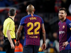 Para pemain Barcelona tentu kecewa dengan hasil imbang ini karena gagal menjauhkan jarak dari Atletico Madrid di posisi kedua klasemen. Mereka kini cuma unggul enam poin dan bisa dipangkas andaikan Atletico mengalahkan Real Betis. (Albert Gea/REUTERS)