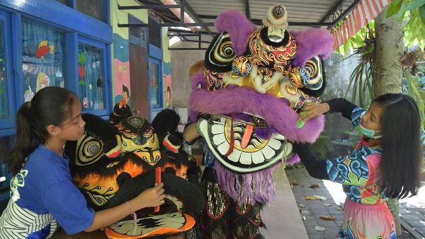 Suasana Persiapan Imlek di Penjuru Nusantara