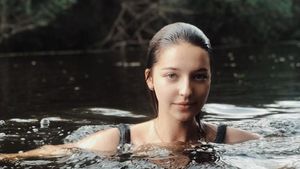 Foto: Liburannya Angelina Danilova, Sang Bidadari Rusia