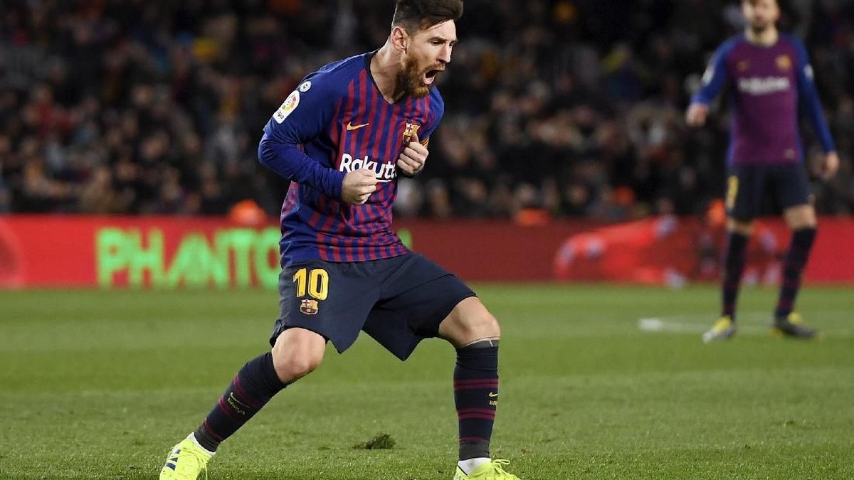 Olympique Lyon mencoba mematikan Lionel Messi (Alex Caparros/Getty Images)