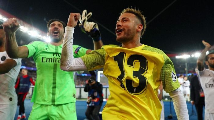 Tanpa Neymar, Buffon ragu PSG bisa melaju jauh di Liga Champions musim ini. Foto: Clive Rose/Getty Images Tanpa Neymar, Buffon ragu PSG bisa melaju jauh di Liga Champions musim ini. Foto: Clive Rose/Getty Images
