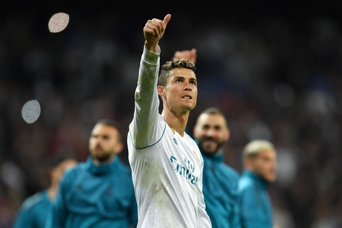 Ronaldo MADRID, SPAIN - MAY 01: Cristiano Ronaldo of Real Madrid celebrates as they reach the final after the UEFA Champions League Semi Final Second Leg match between Real Madrid and Bayern Muenchen at the Bernabeu on May 1, 2018 in Madrid, Spain. (Photo by David Ramos/Getty Images)