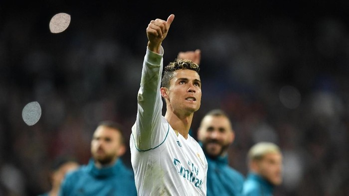 MADRID, SPAIN - MAY 01:  Cristiano Ronaldo of Real Madrid celebrates as they reach the final after the UEFA Champions League Semi Final Second Leg match between Real Madrid and Bayern Muenchen at the Bernabeu on May 1, 2018 in Madrid, Spain.  (Photo by David Ramos/Getty Images)
