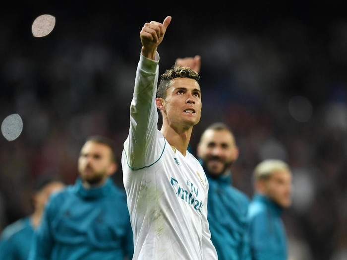 MADRID, SPAIN - MAY 01:  Cristiano Ronaldo of Real Madrid celebrates as they reach the final after the UEFA Champions League Semi Final Second Leg match between Real Madrid and Bayern Muenchen at the Bernabeu on May 1, 2018 in Madrid, Spain.  (Photo by David Ramos/Getty Images)
