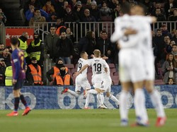 Valencia secara mengejutkan unggul duluan lewat Kevin Gameiro pada menit ke-24 memaksimalkan serangan balik yang membelah pertahanan Barcelona. (AP Photo/Manu Fernandez)