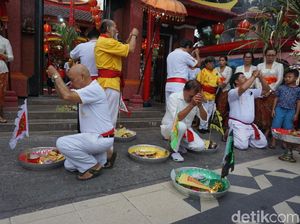 Menengok Imlek di Vihara Dharmayana Kuta