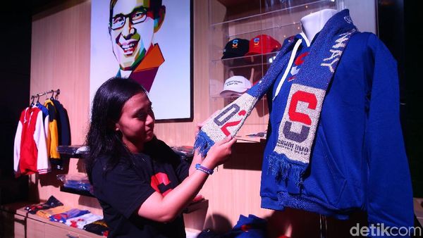 Sandiaga Uno Tularkan Semangat Lewat Merchandise Unik
