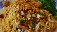 Biar Semangat Enaknya Sarapan Yamien yang Mulur Manis