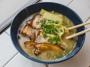 Kopi Susu Hingga Ramen Enak Bisa Anda Cicip di Pejaten Village