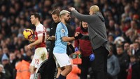Sergio Aguero ditarik keluar pada menit ke-80. Dia digantikan oleh Gabriel Jesus. (Foto: Stu Forster/Getty Images)