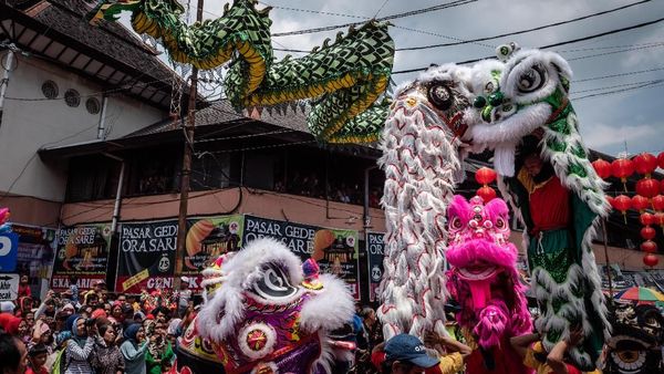 Melihat Lagi Kemeriahan Kirab Grebeg Sudiro di Solo