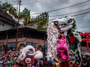 Melihat Lagi Kemeriahan Kirab Grebeg Sudiro di Solo